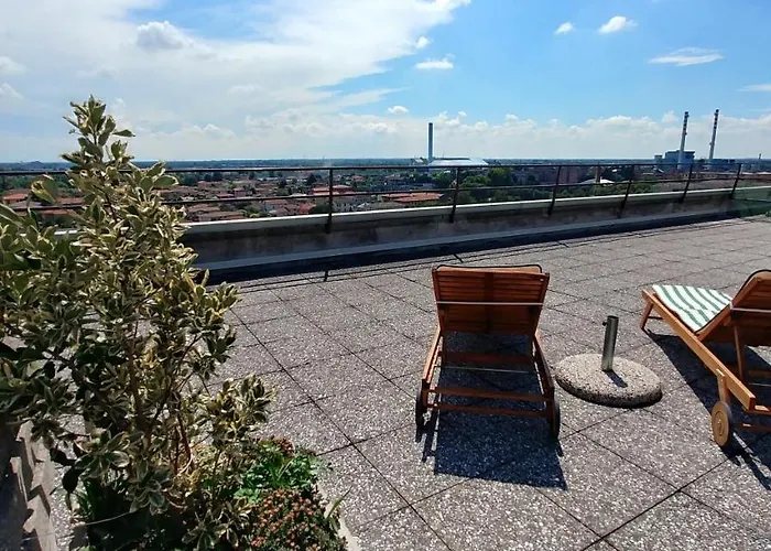 La Attico Metro' Volta Appartement *