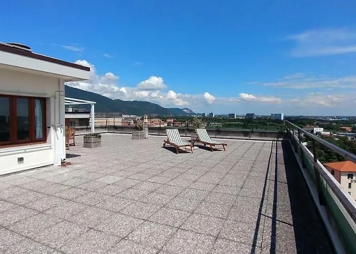 La Attico Metro' Volta Appartement *