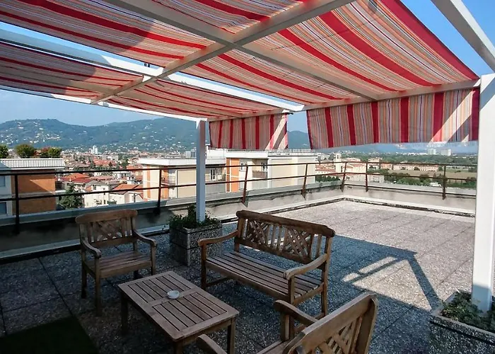 La Attico Metro' Volta Appartamento *